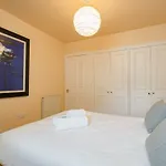 2 Bedroom Central Apartment With Stunning Castle View